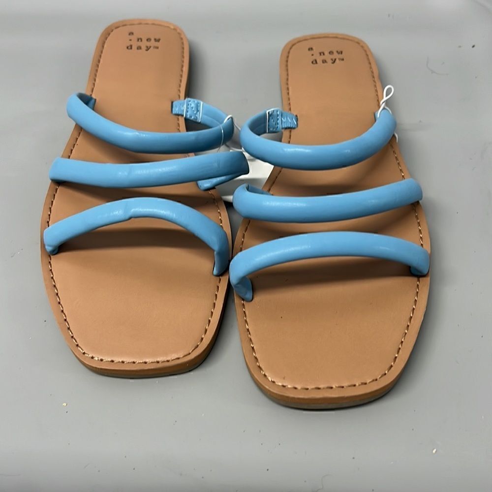 Sandals - Picture 3 of 4